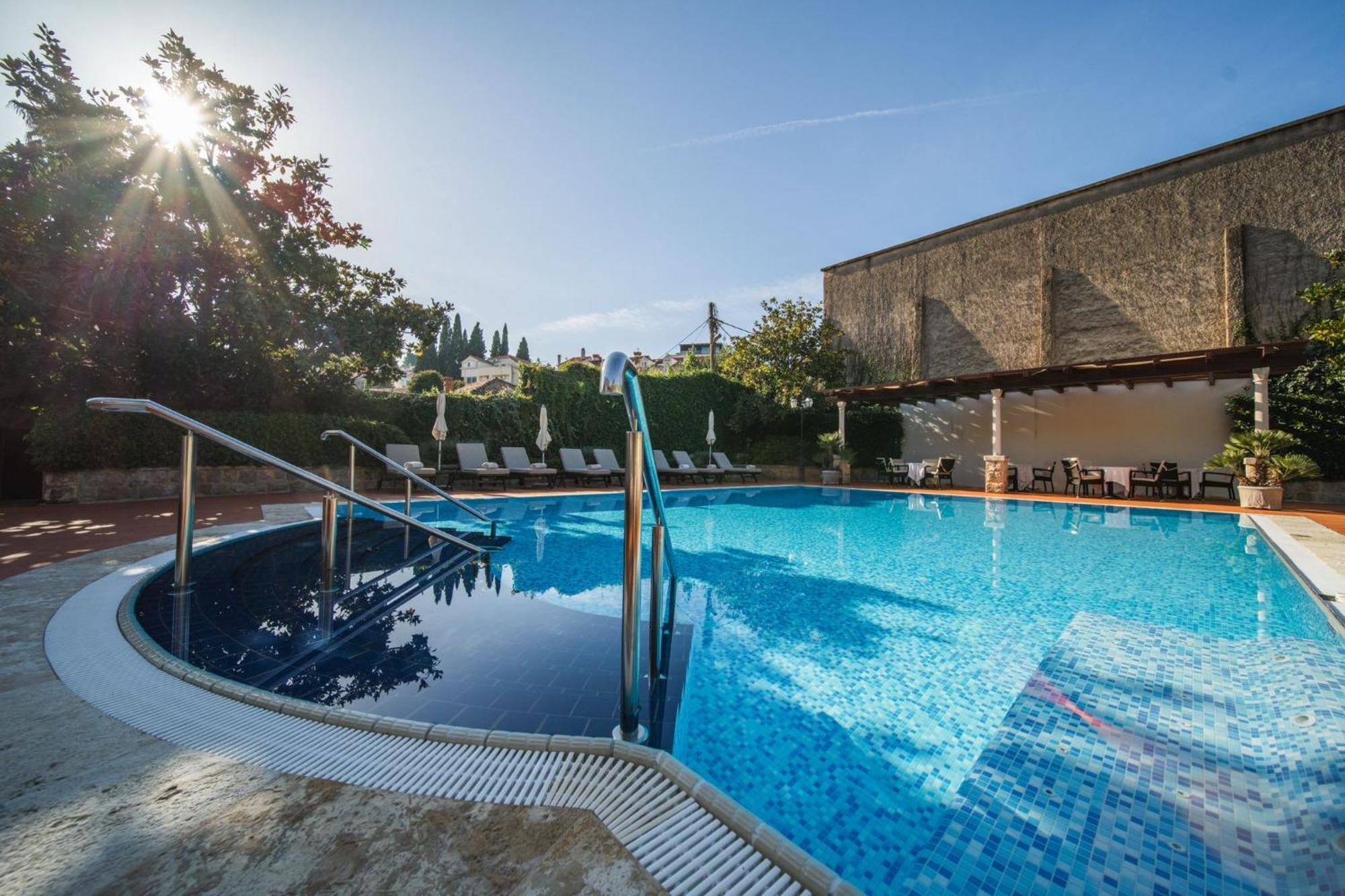 Boutique Kazbek Szálloda 5*